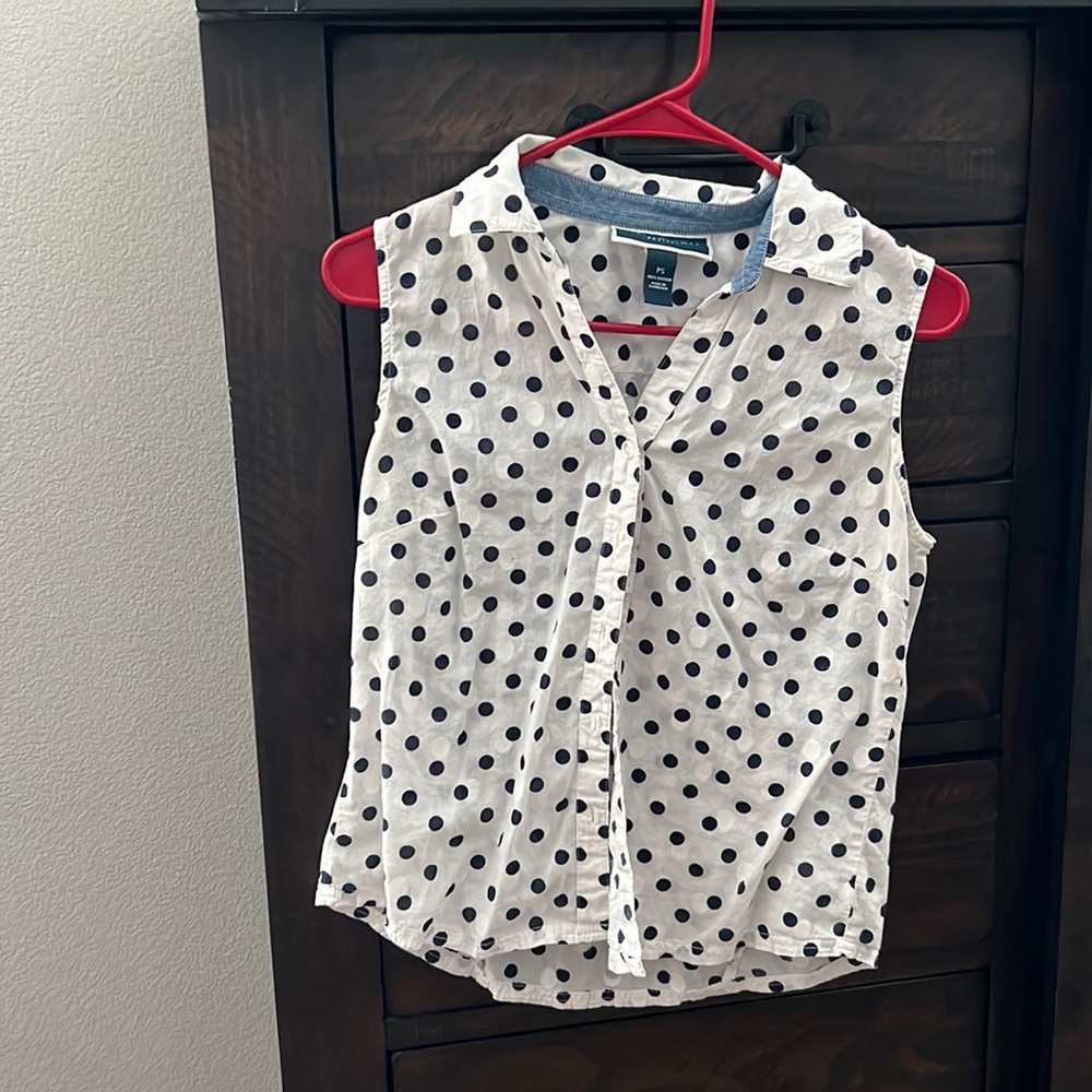 Karen Scott Petites size small sleeveless shirt